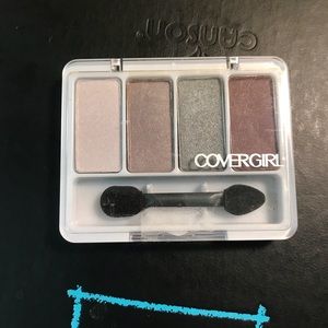 2 covergirl eyeshadow quads